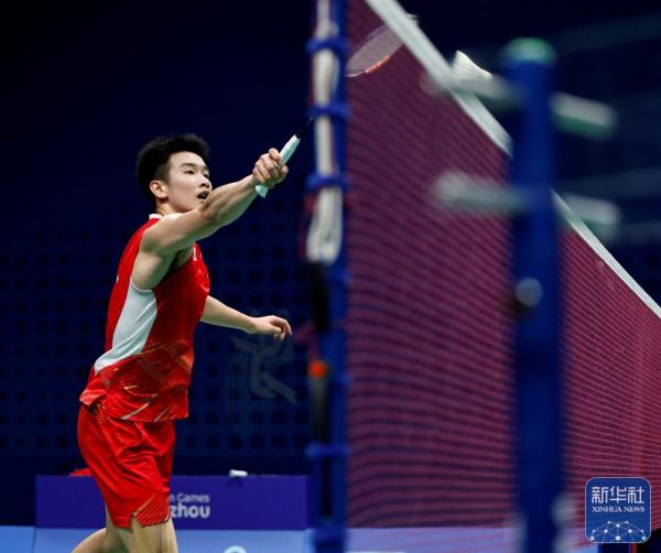 仅有三名球 仅有三名球