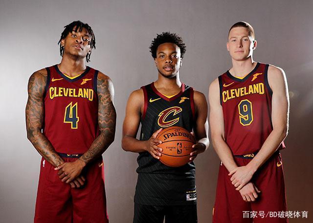 占据主动 占据主动