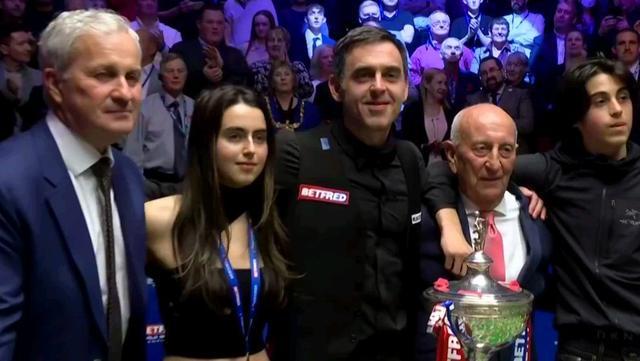 更彰显了蓝 更彰显了蓝